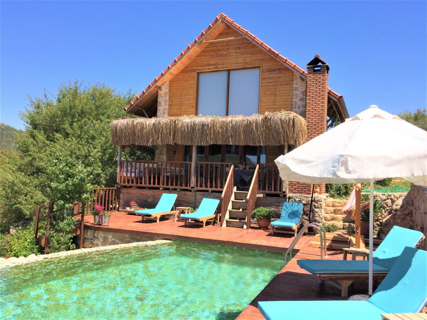 Villa Ambar Badem Doğa İçerisinde Jakuzili Otantik Kiralık Balayı Villası