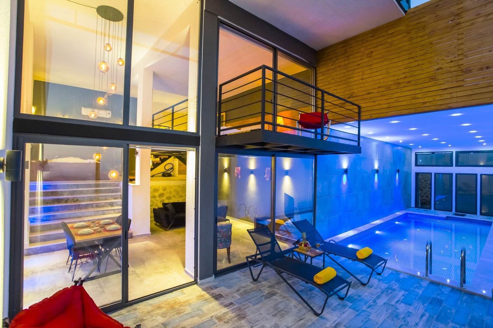 Villa Gece Merkezi Isıtma Havuzlu Jakuzili Kiralık Balayı Villası