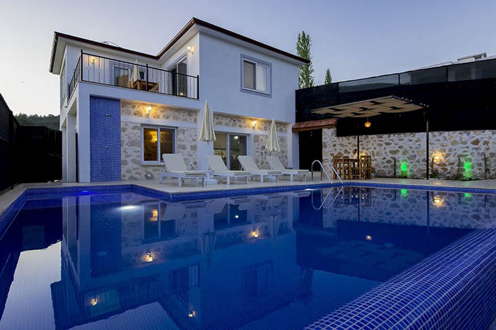 Villa Buğlem Deniz Manzaralı Jakuzili Kiralık Balayı Villası