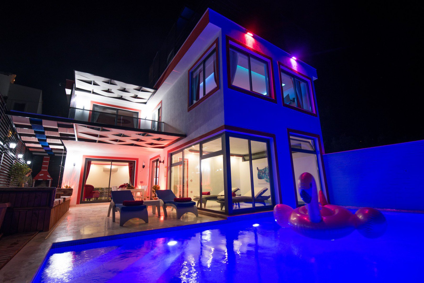 Villa Macera Lüks Isıtmalı Havuzlu Balayı Villası