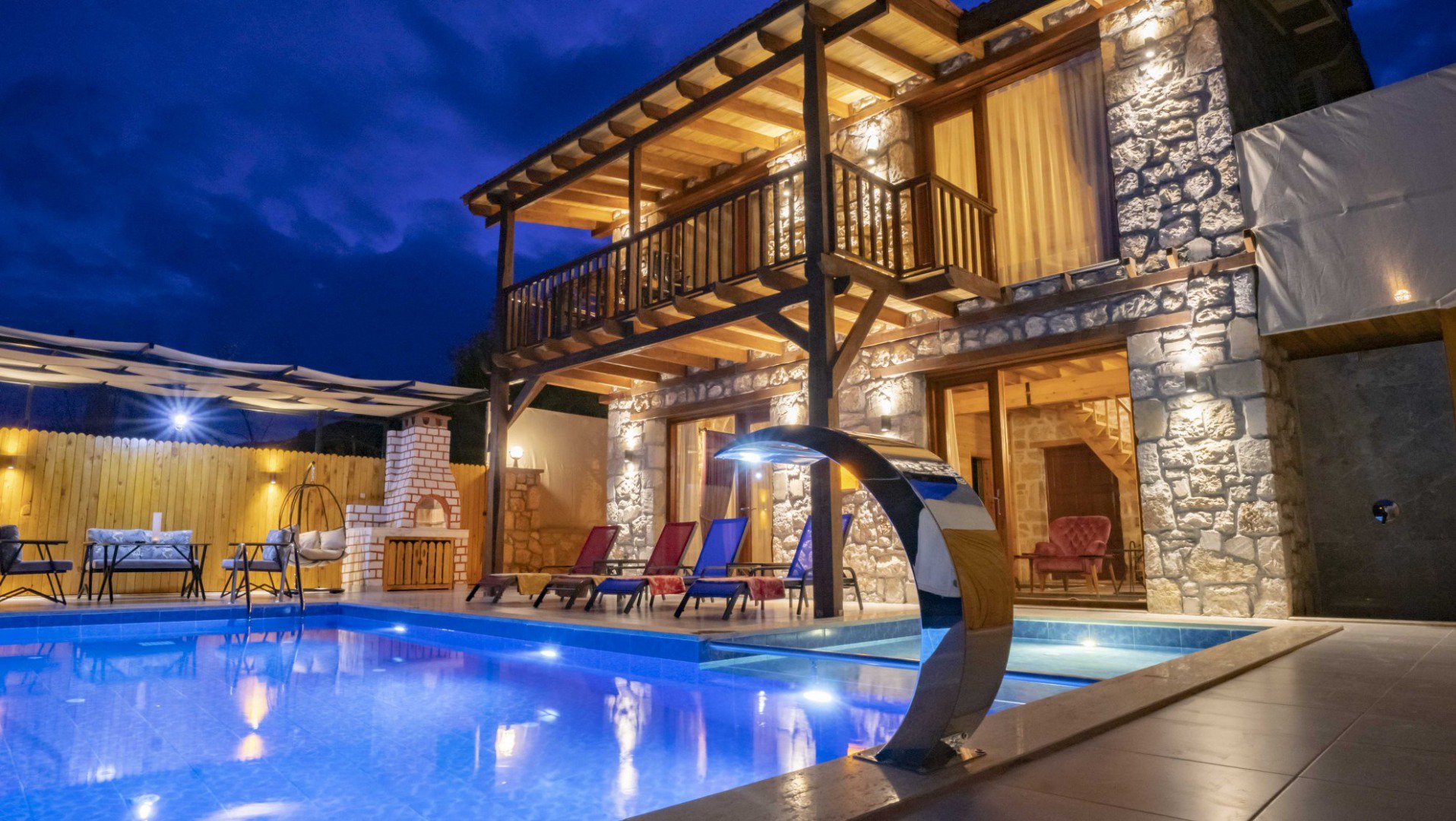 Villa Senir Doğa Manzaralı Jakuzili Havuzu Korunaklı Kiralık Tatil Villası