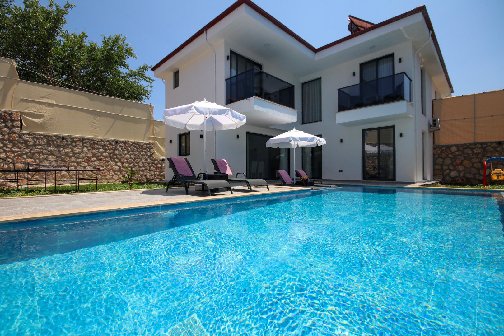 Villa Deha Denize Yakın Muhafazakar Kiralık Balayı Villası