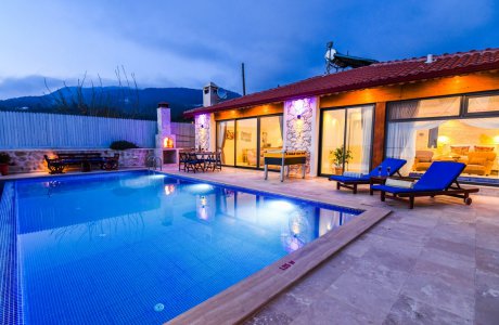 Villa Büşra Isıtmalı Havuzlu Kiralık Balayı Villası