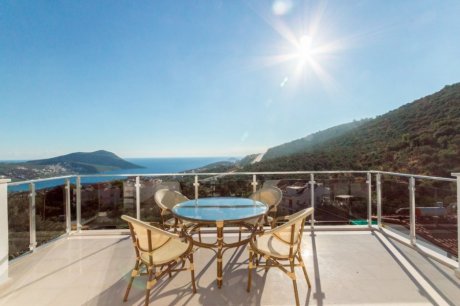 Villa Manolya Deniz Manzaralı Kiralık Villa