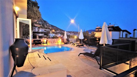 Villa Badem Denize  Yakın Deniz Manzaralı Villalar