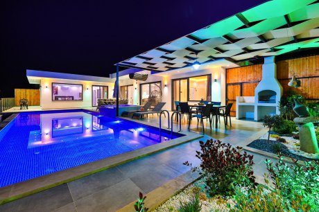 Villa Zeytin Doğa İçerisinde Jakuzili Kiralık Yazlık Villa