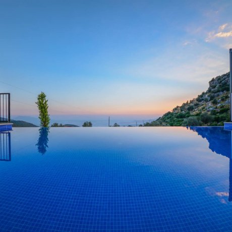 Villa Aklar Deniz Manzaralı Doğa İçerisinde  Jakuzili Kiralık Villa