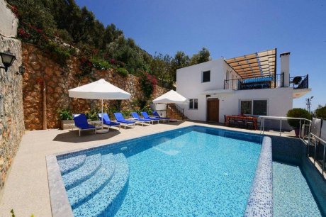 Villa Barış Deniz Manzaralı Merkezi Kiralık Yazlık Villa