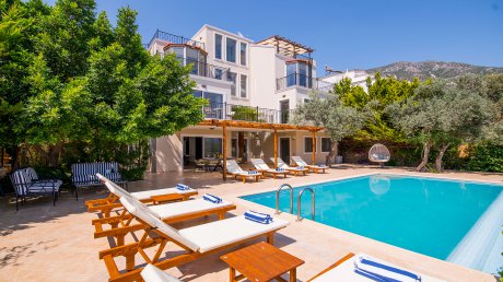 Villa Hüsam Deniz Manzaralı Sinema Salonlu Jakuzili Kiralık Villa