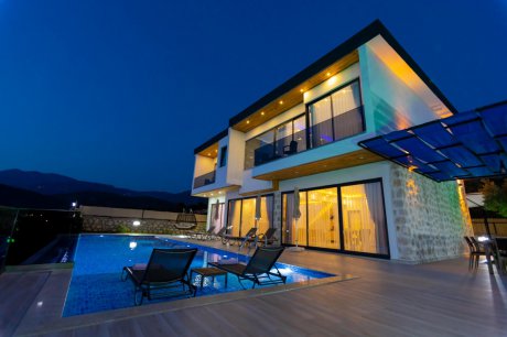 Villa Simena Isıtmalı Havuzlu Jakuzili Kiralık Yazlık Villa