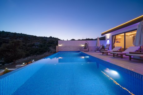 Villa Aklar 2 Doğa İçerisinde Jakuzili Kiralık Yazlık Villa