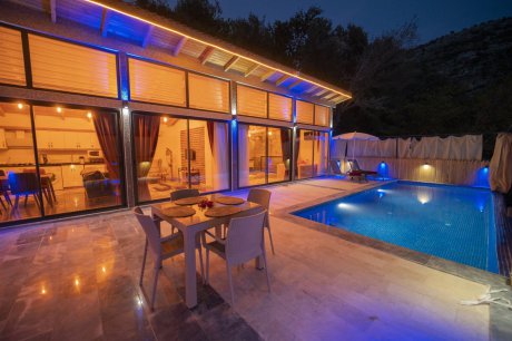 Villa Asel İslamlar Doğa İçerisinde Jakuzili Kiralık Balayı Villası