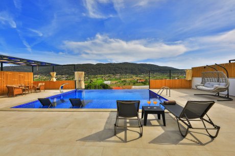 Villa Ela 1 Doğa İçerisinde Jakuzili Kiralık Balayı Villası