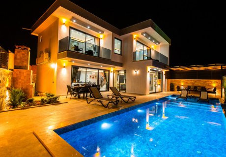 Villa Savoye Merkezi Jakuzili Çocuk Oyun Alanlı Kiralık Balayı Villası