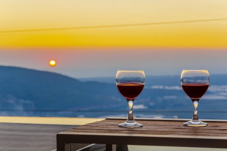 Villa Yiğit 1 Havuzu Korunaklı Jakuzili Kiralık Balayı Villası