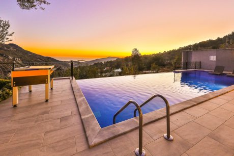 Villa Flora Doğa İçerisinde Jakuzili Kiralık Yazlık Villa