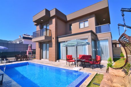 Villa Talia Kaş Doğa Manzaralı Geniş Bahçeli Balayı Villası