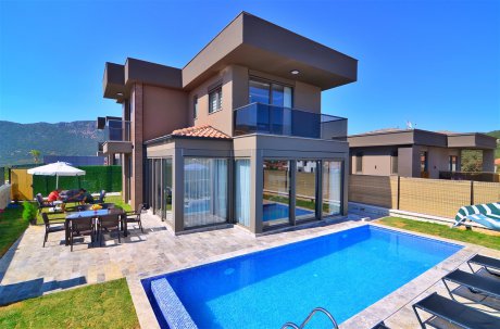 Villa Duru Kaş Doğa Manzaralı Geniş Bahçeli Balayı Villası