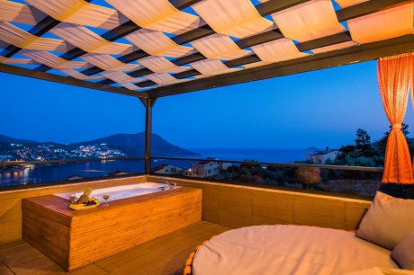 Villa Su Tekin Deniz Manzaralı Lüks Kiralık Yazlık Villa