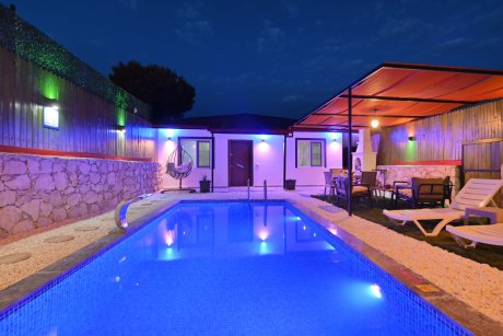 Villa Polen İkizce