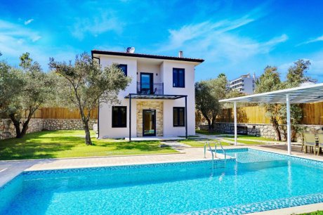 Viilla Ersan 2 Patara Jakuzili Bahçeli Özel Havuzlu Kiralık Villa