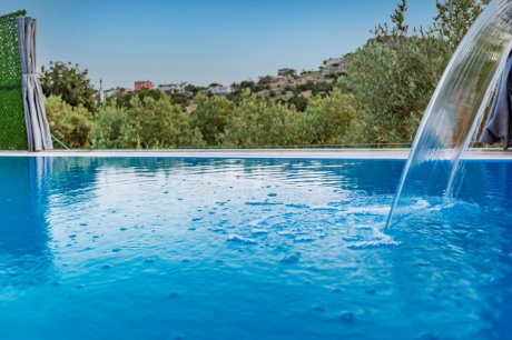 Villa Çağan Doğa İçerisinde Jakuzili Kiralık Balayı Villası