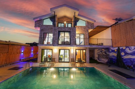 Villa Legerdary Duo (8) Kişilik Geniş Aileler İçin Kiralık Villa