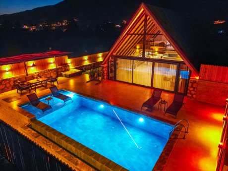 Villa Pine 2 Jakuzili Havuzu Korunaklı Lüks Kiralık Balayı Villası