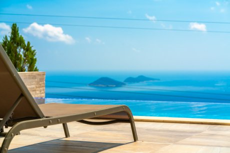 Villa Retro Deniz Manzaralı Isıtmalı Havuzlu Saunalı Çift Jakuzi lüks Kiralık Villa