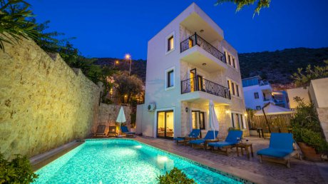 Villa Pearl Ardıç (8) Kişilik Geniş Aileler İçin Kiralık Villa