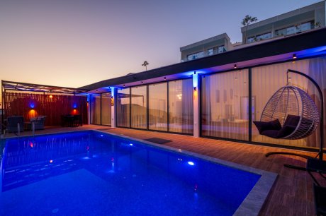 Villa Sardunya Doğa ve Deniz Manzaralı Jakuzili Kiralık Villa