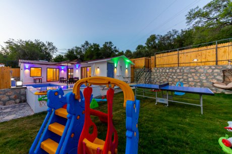 Villa Boğaziçi 3 Doğa İçerisinde Jakuzili Havuzu Korunaklı Kiralık Balayı Villası