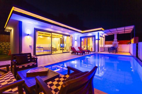 Villa Derin Duo Doğa İçerisinde Jakuzili Kiralık Balayı Villası