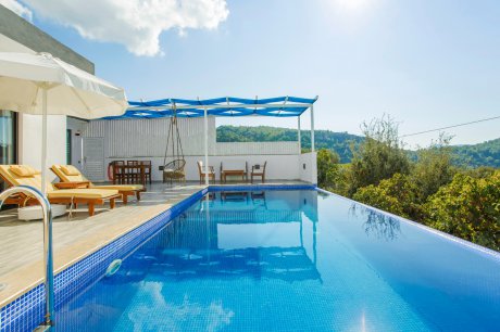 Villa Esin Jakuzili Doğa Manzaralı Havuzlu Korunaklı  Kiralık Yazlık Balayı Villası