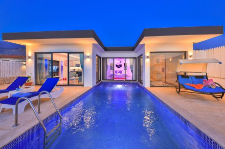 Villa Lavantin Doğa Manzaralı ÖZel Havuzlu Jakuzili Kiralık Balayı Villası