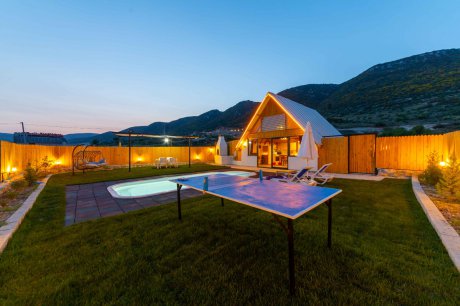 Villa Mentes Jakuzili Havuzu Korunaklı Kiralık Balayı Villası