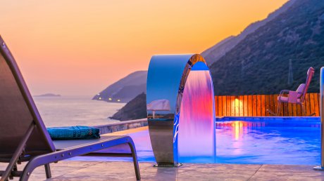 Villa Nevra Doğa ve Deniz Manzaralı Jakuzili Kiralık Villa