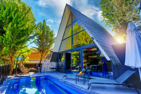 Villa Piero Doğa İçerisinde Aktiviteli Jakuzili kiralık Balayı Villası