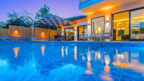 Villa Selenga Balayı Villası Doğa İçerisinde Jakuzili Bahçeli Villa