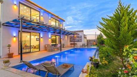 Villa Aksoy Duo Doğa İçerisinde Jakuzili Aktiviteli Kiralık Balayı villası