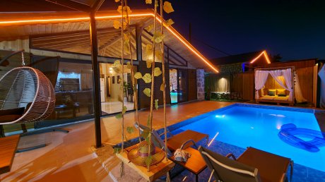 Villa Soft Sarıbelen Jakuzili Havuzu Korunaklı Tatil Villası