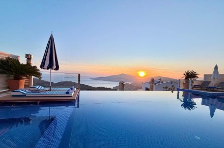 Villa Lamer Deniz Manzaralı (8) Kişilik Geniş Aileler İçin Kiralık Yazlık Villa