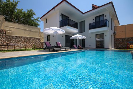 Villa Deha Denize Yakın Muhafazakar Kiralık Balayı Villası