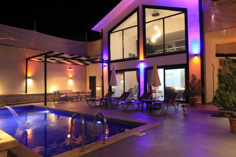 Villa Kocadağ Merkezi Jakuzili Balayı Villası