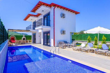 Villa Taylı 2 Jakuzili Doğa İçerisinde Kiralık Yazlık Villa
