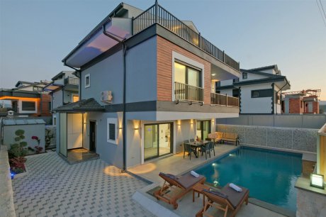 Villa White Day
