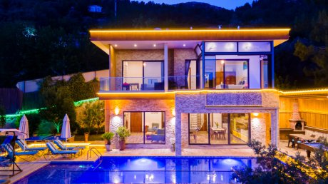 Villa Şelale Doğa İçinde Isıtmalı Havuzlu Kiralık Balayı Villa